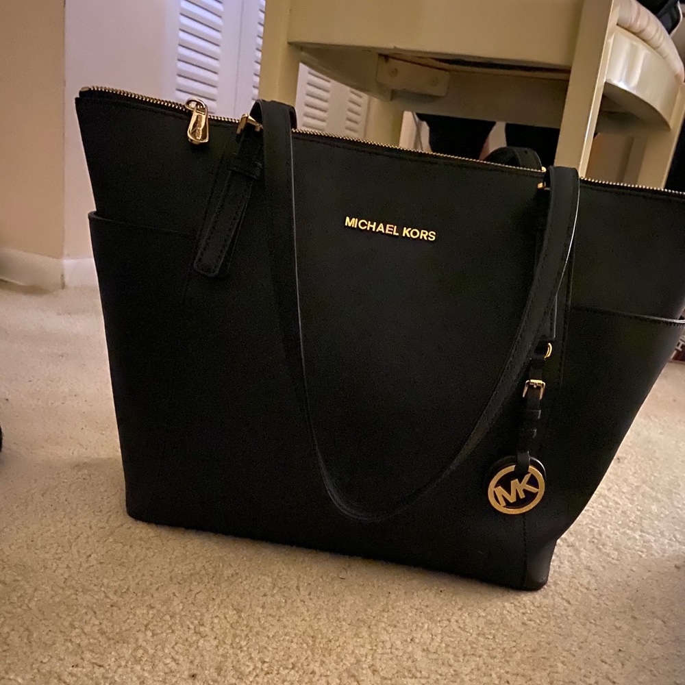 MICHEAL KORS PURSE